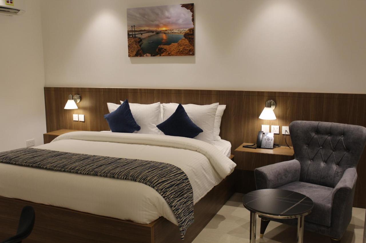 Duqm Express Hotel Экстерьер фото