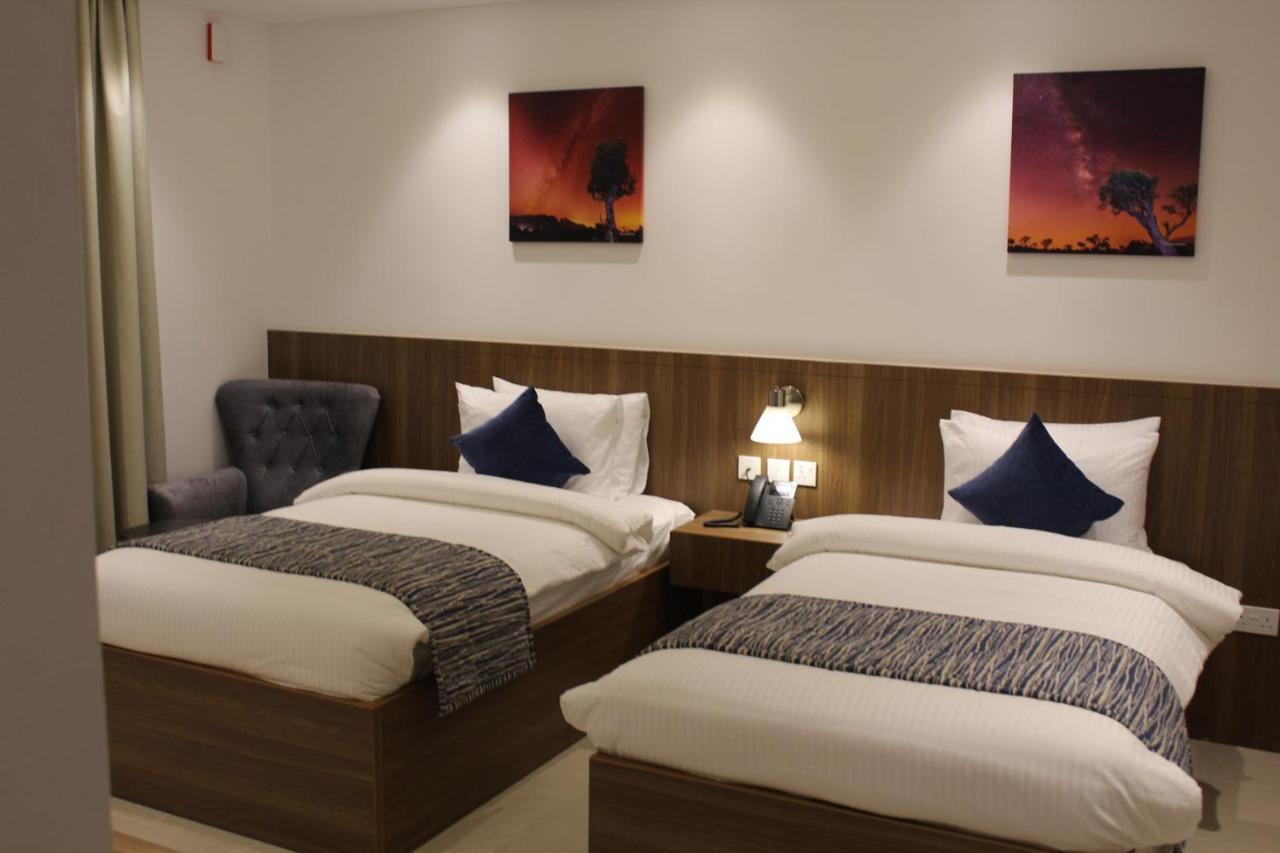 Duqm Express Hotel Экстерьер фото
