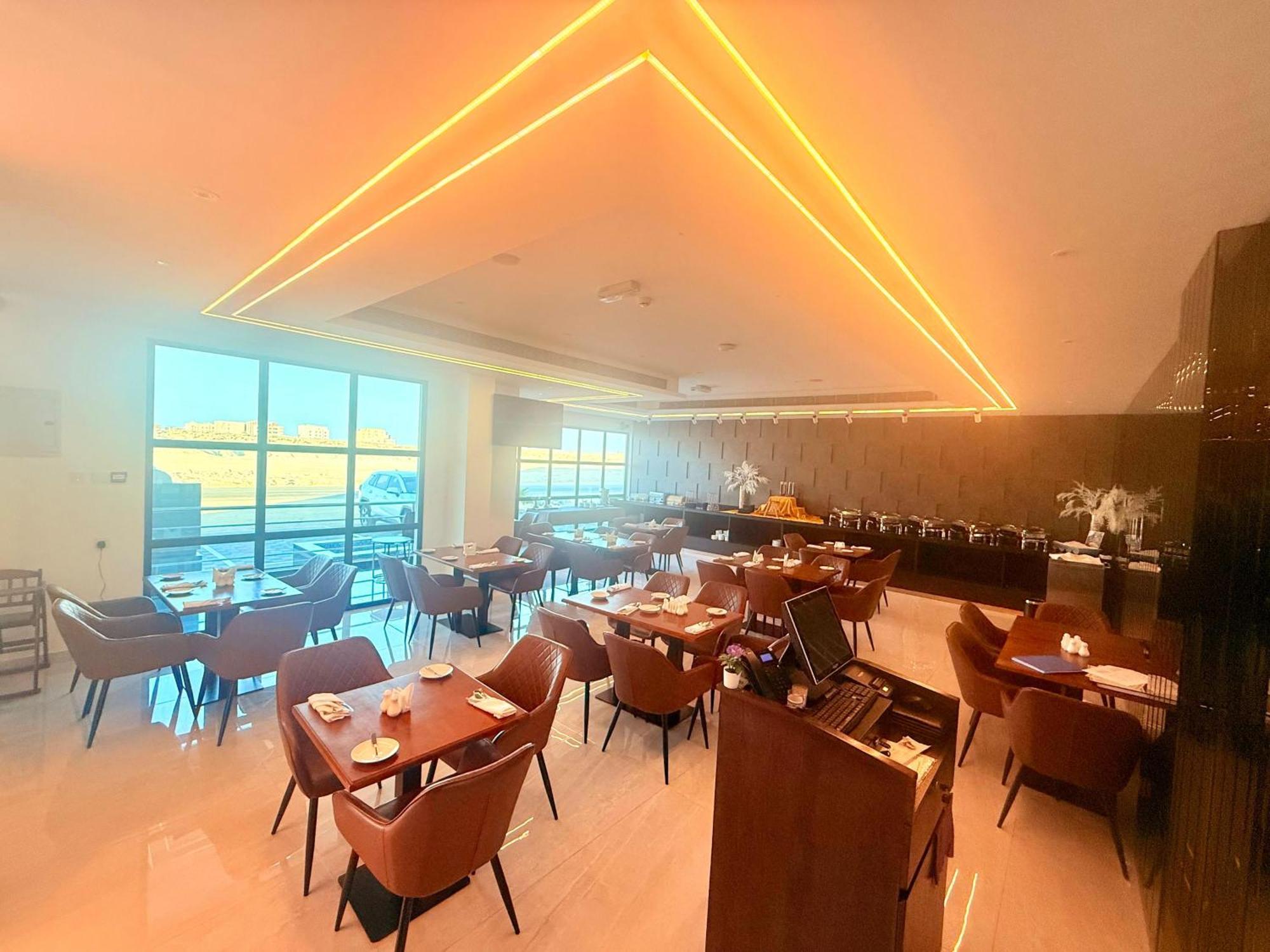 Duqm Express Hotel Экстерьер фото